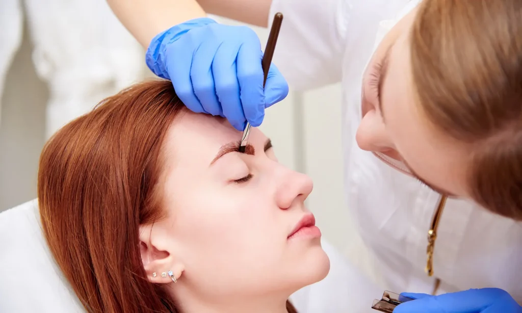 Eyebrow henna 7 Online Beauty Therapy Courses